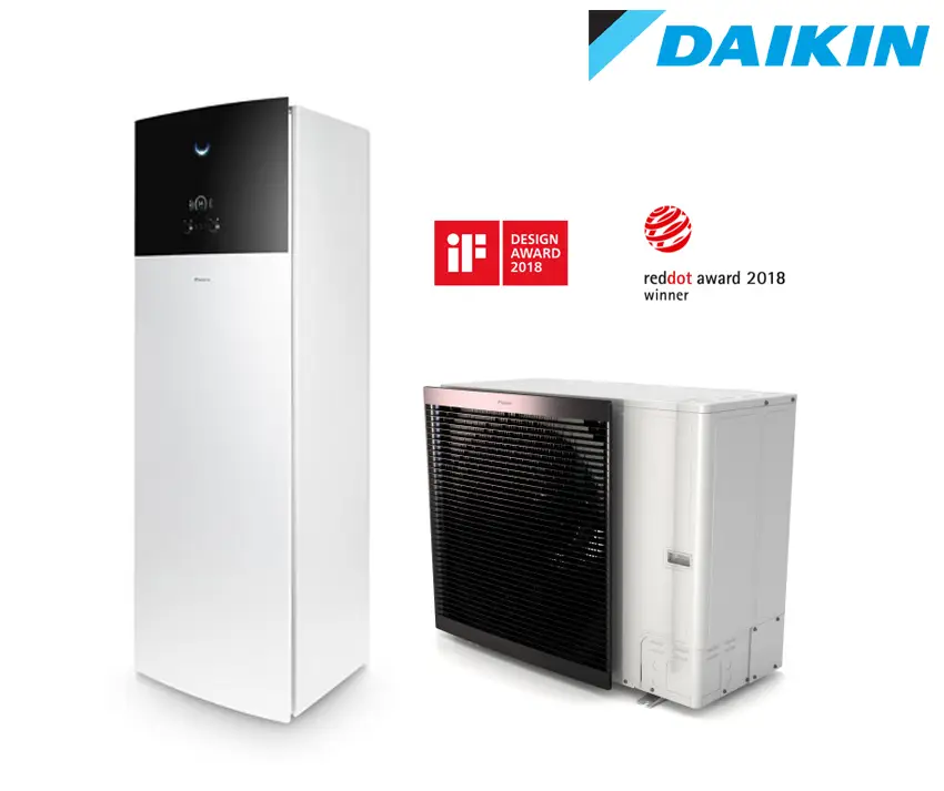Daikin Standgerät in Weiß mit Bedienfeld. Rechts das Außengerät mit schwarzer Front. Auszeichnung für das Design 2018 sichtbar.